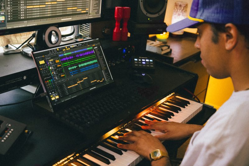 终极音乐制作套装] BandLab Cakewalk Sonar v32.02.0.078 Incl Keygen READ NFO-R2R [WiN]-vst音频站